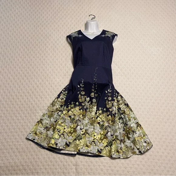 Chic Floral Midi Dress in Navy and Yellow with pockets - Picture 8 of 9